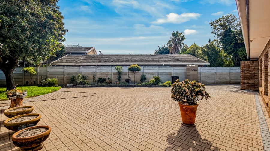 3 Bedroom Property for Sale in Monte Vista Western Cape